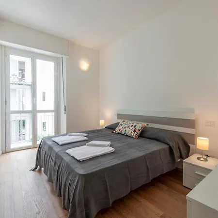 Appartamento Aristotele Building - B *